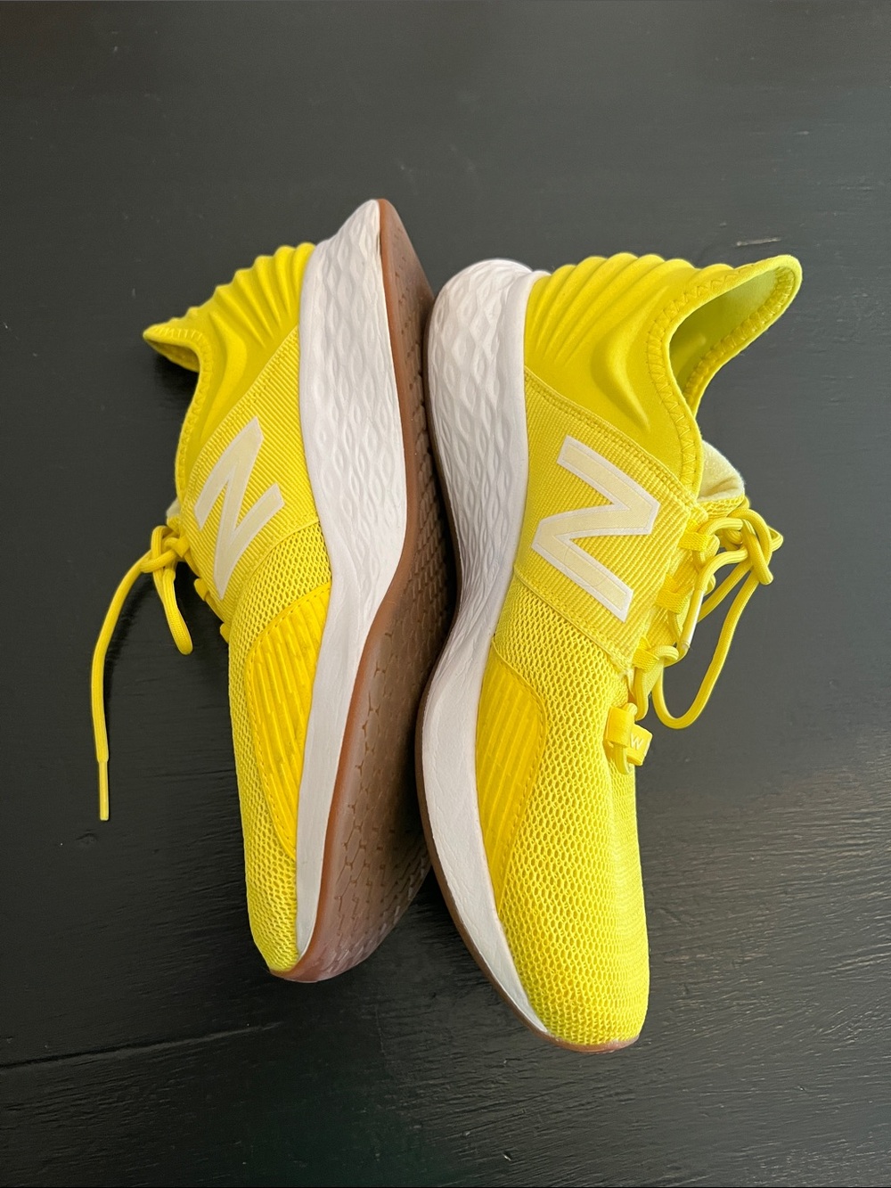 New Balance fresh foam Roav Bright Yellow Mesh Sneakers with White Accent Sz 10 - Picture 9 of 12